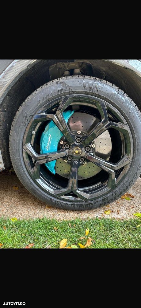 Lamborghini URUS - 7