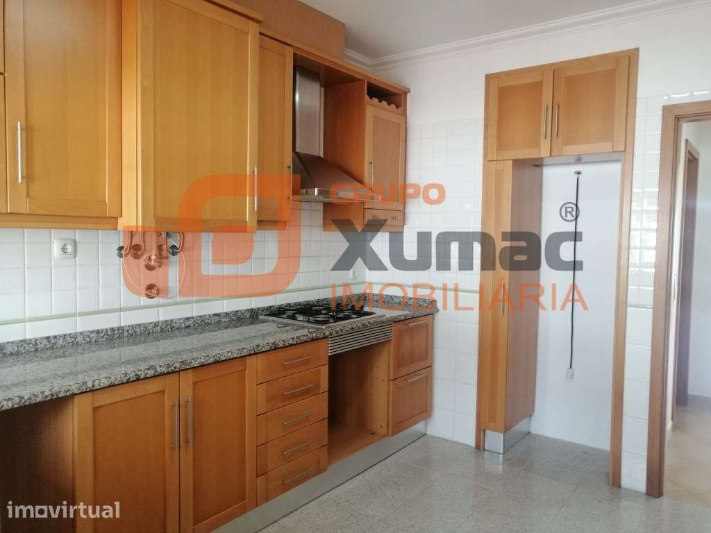 Moradia T4 para arrendamento! Com garagem, entre a cidade e praia! - Grande imagem: 5/29