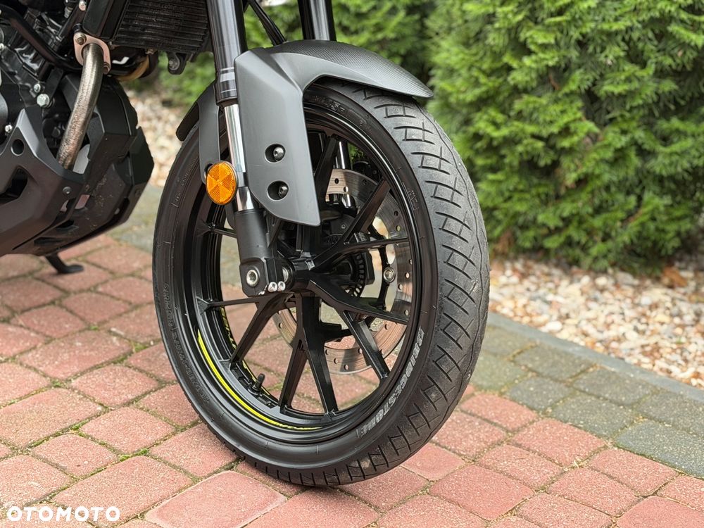 Yamaha MT - 22