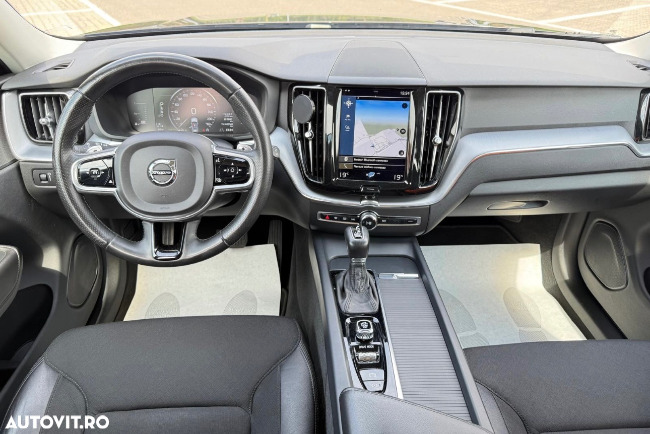 Volvo XC 60 D4 AWD Momentum - 4