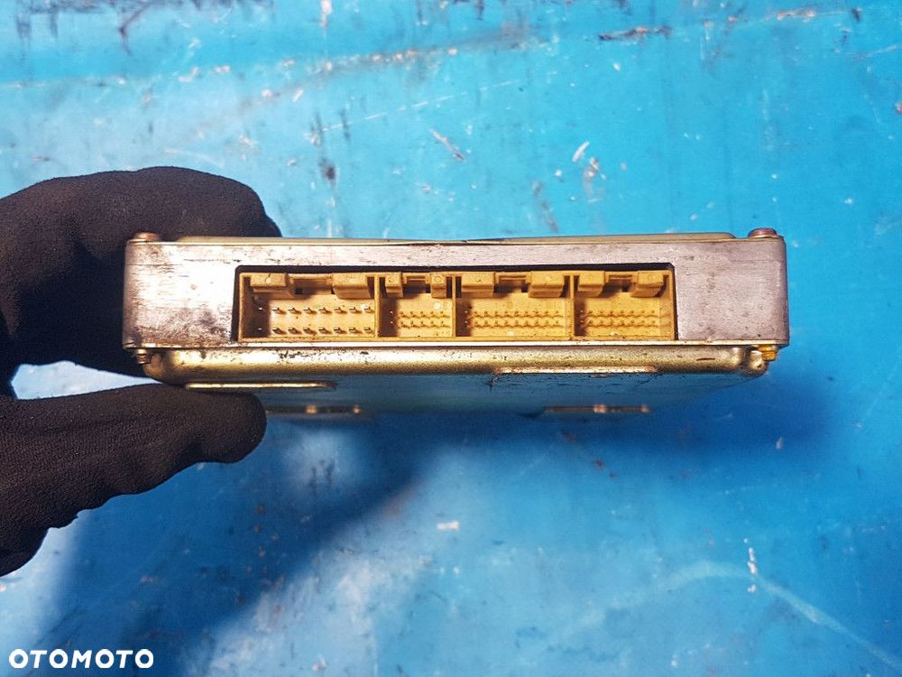 AUDI 80 B4 1.6 STEROWNIK SILNIKA - 3
