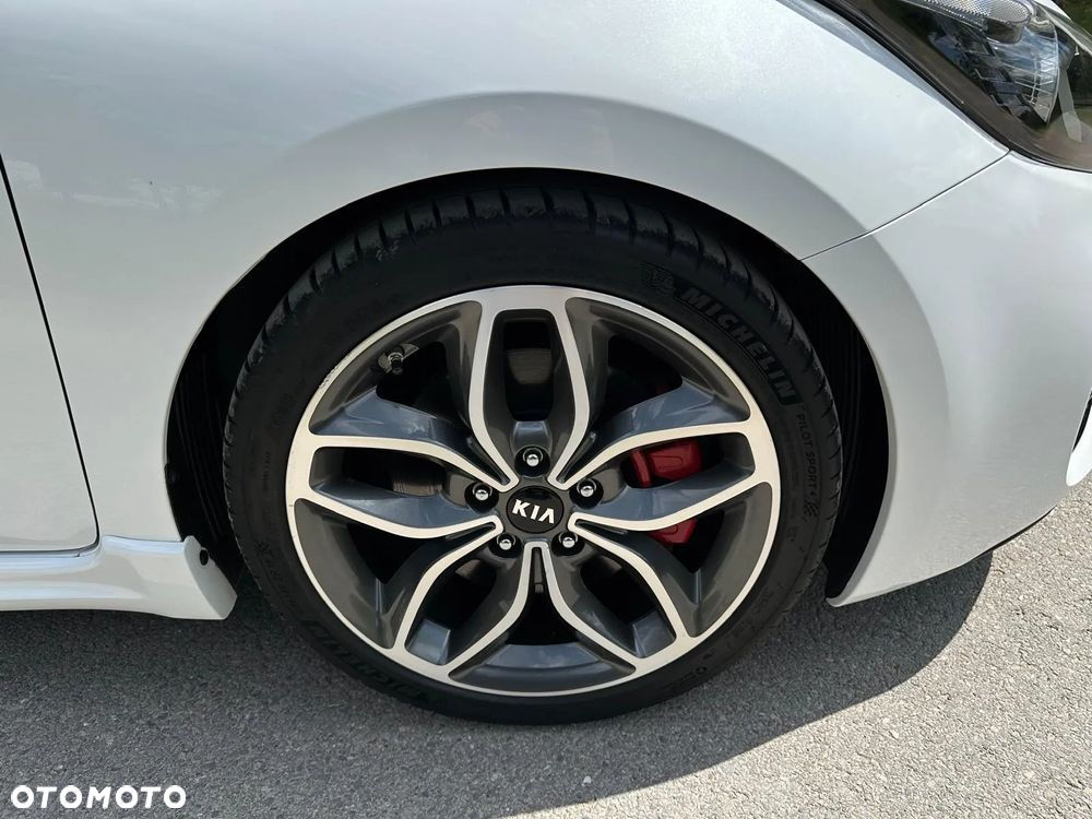 Kia ProCeed 1.6 T-GDI GT - 15
