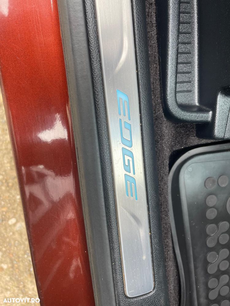 Ford Edge 2.0 TDCi Powershift Titanium - 36