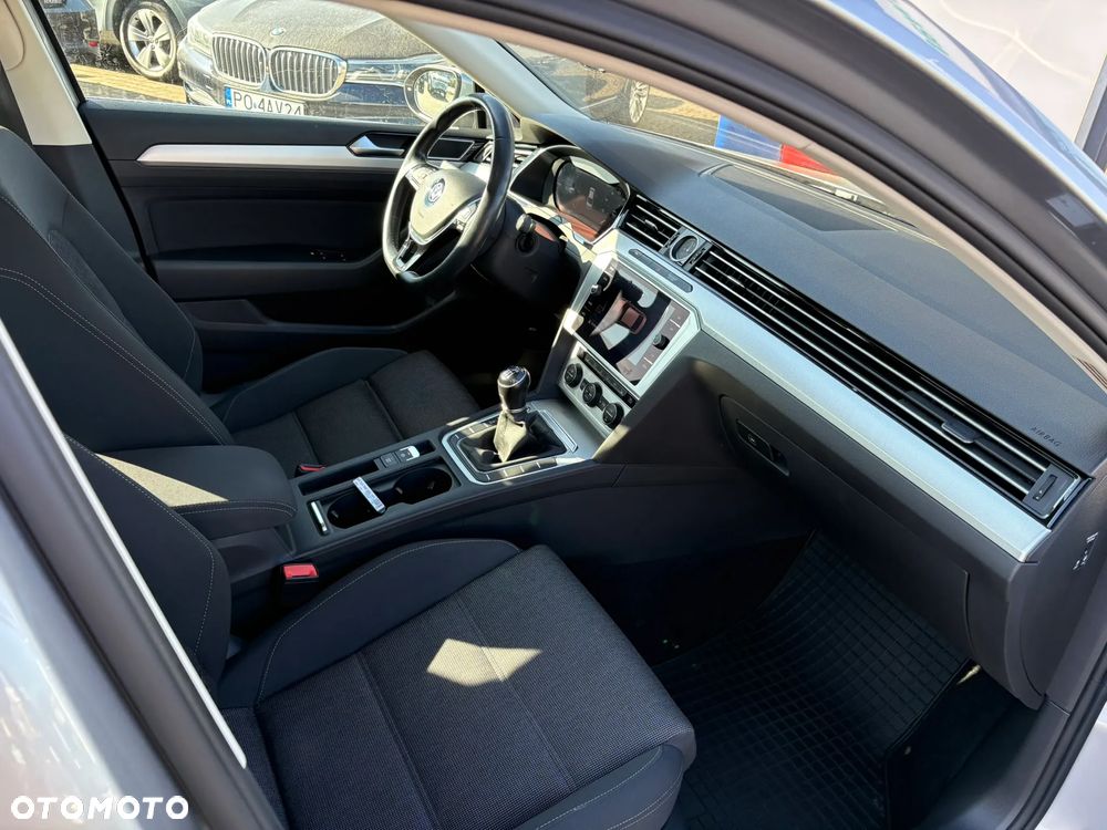 Volkswagen Passat 2.0 TDI EVO Business - 25