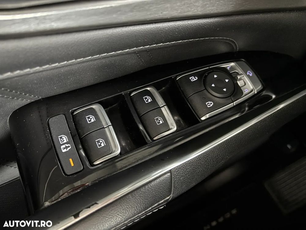 Kia Sorento 1.6 T-GDI HEV 6AT 4x4 7P Design+ - 23