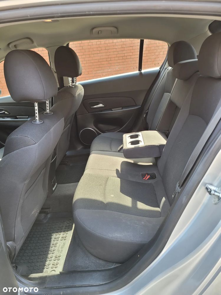 Chevrolet Cruze - 10