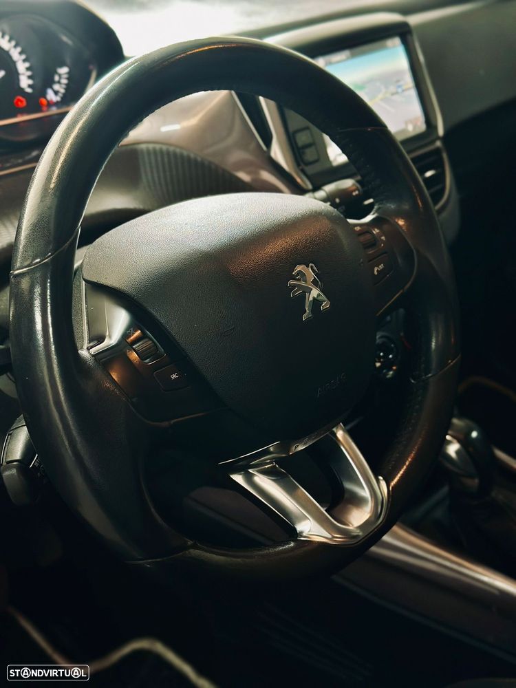 Peugeot 2008 1.2 PureTech Style - 5