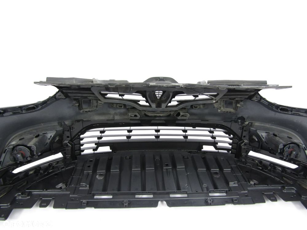 Zderzak przedni Renault Clio 4 16 - 20 Kod lakieru EEC - 21