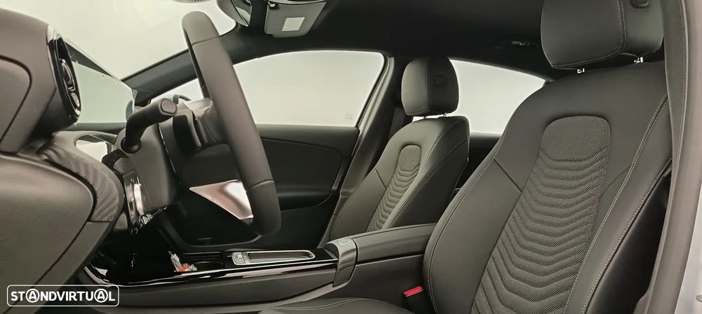 Mercedes-Benz A 200 Standard - 26