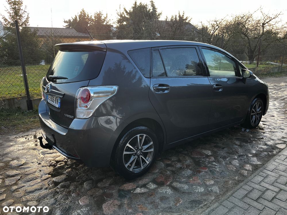 Toyota Verso 1.6 D-4D 5-Sitzer Start/Stop Executive - 4