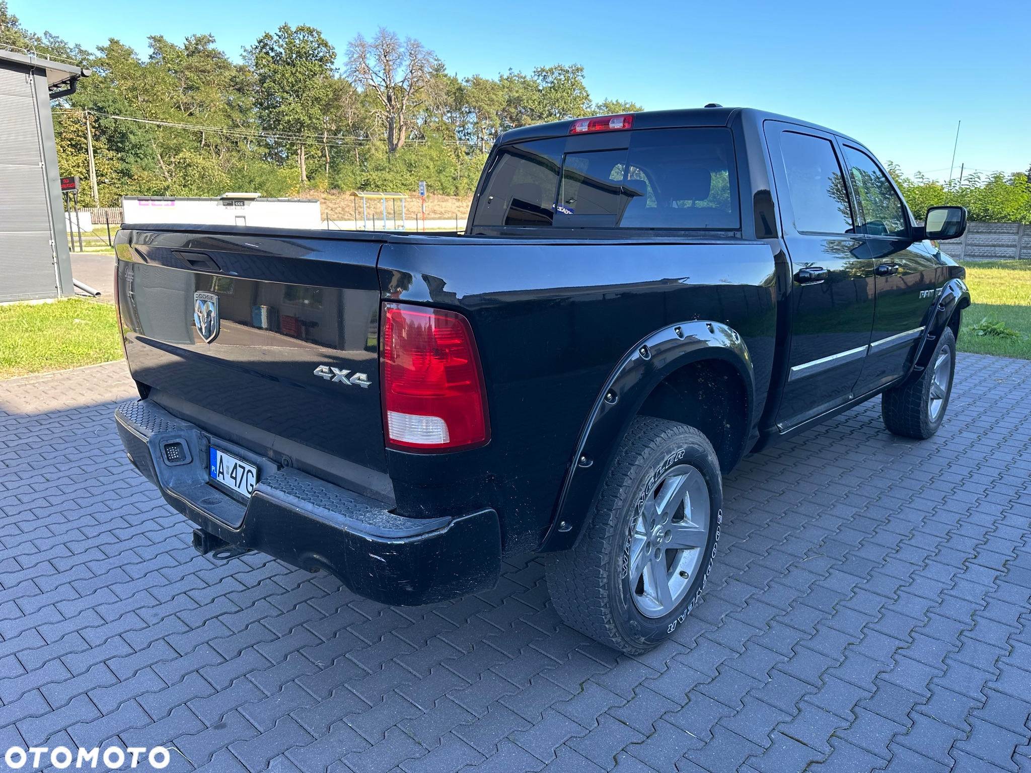 Dodge RAM - 8