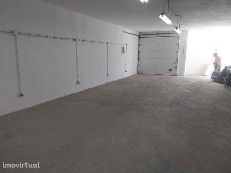 Armazém em Fafe. - Grande imagem: 4/7