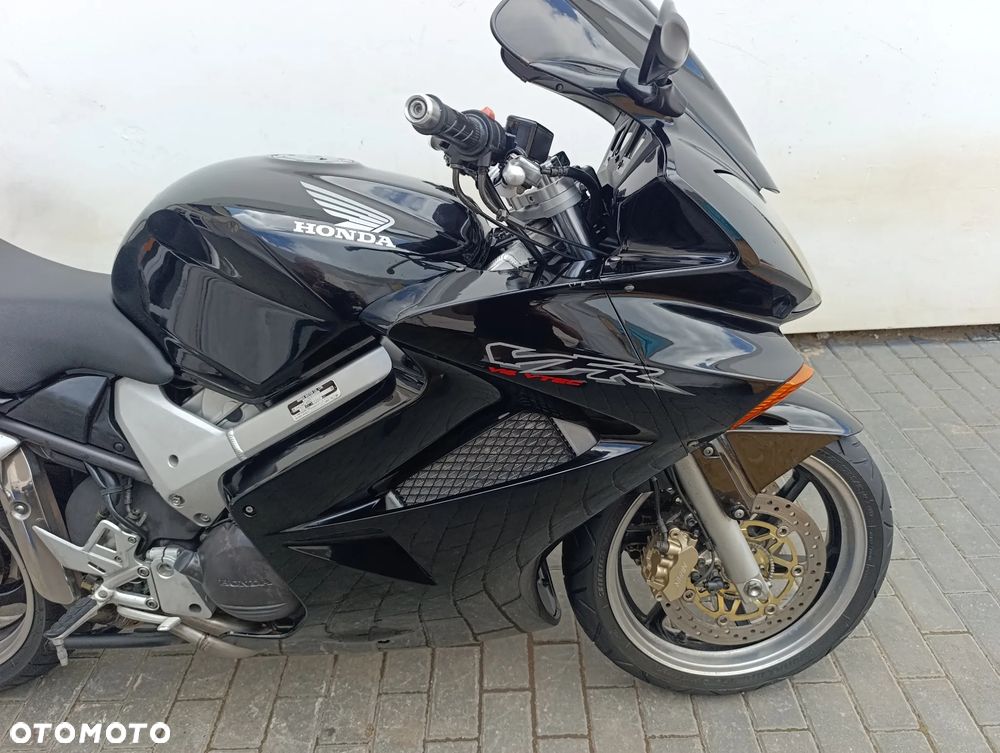 Honda VFR - 27