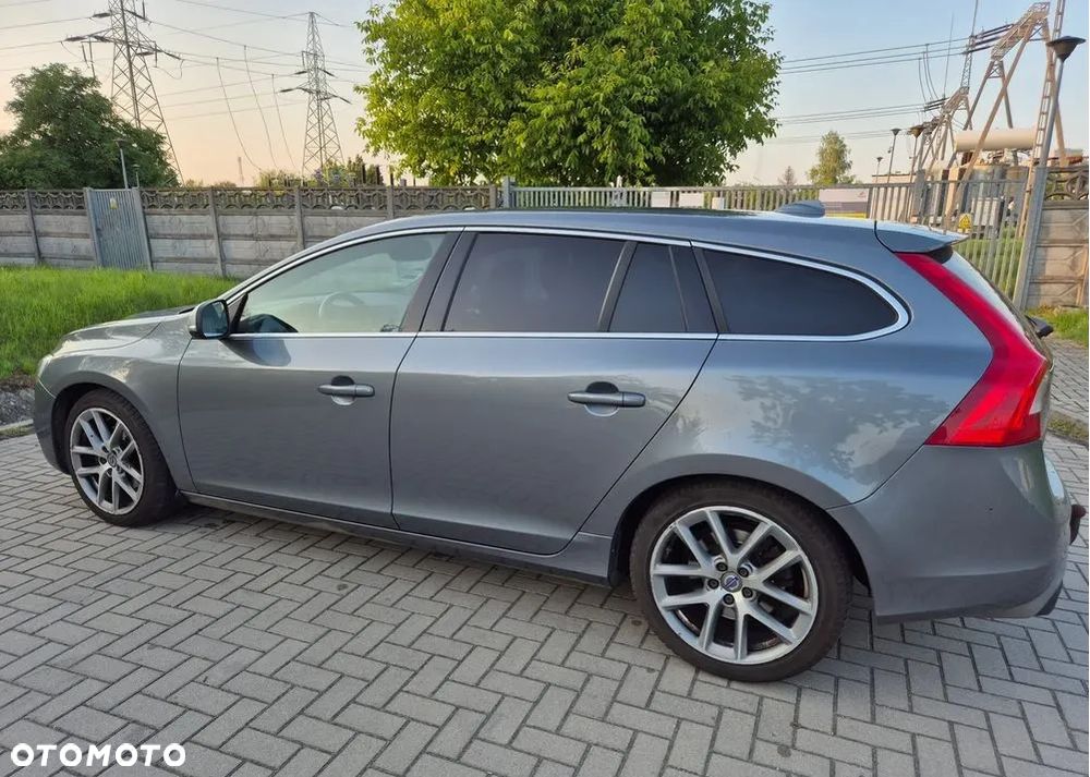 Volvo V60 D4 Drive-E R-Design Momentum - 4