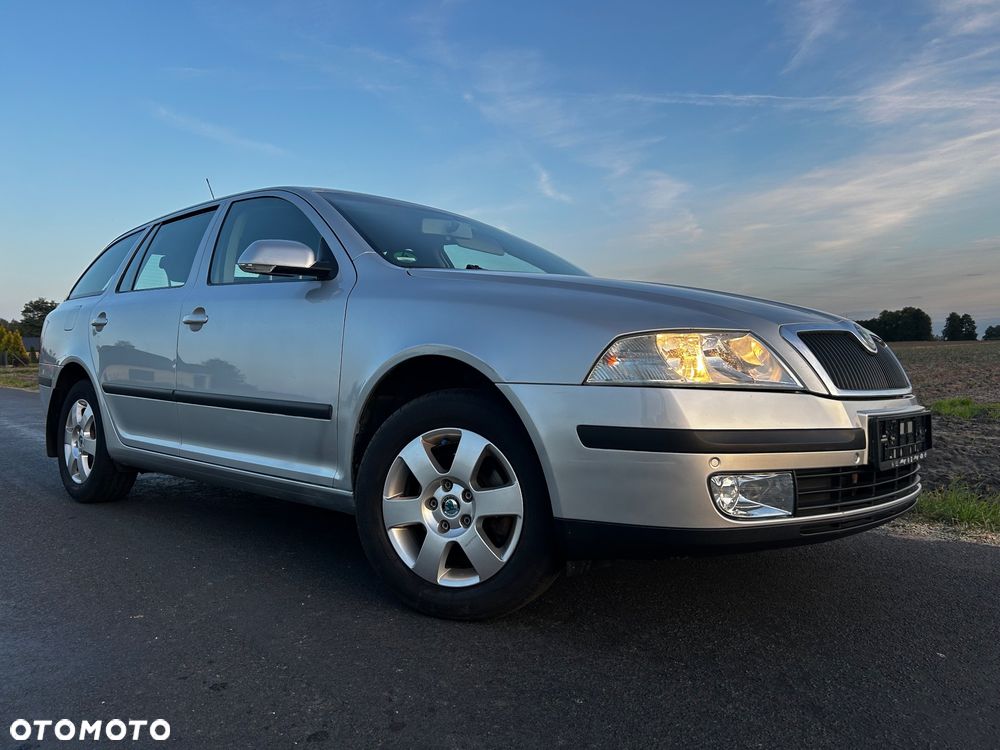 Skoda Octavia 1.6 FSI Ambiente - 2