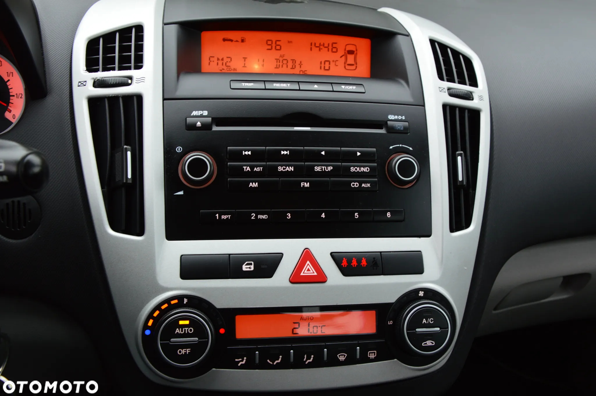 Kia Ceed Cee'd 2.0 crdi Comfort + - 9