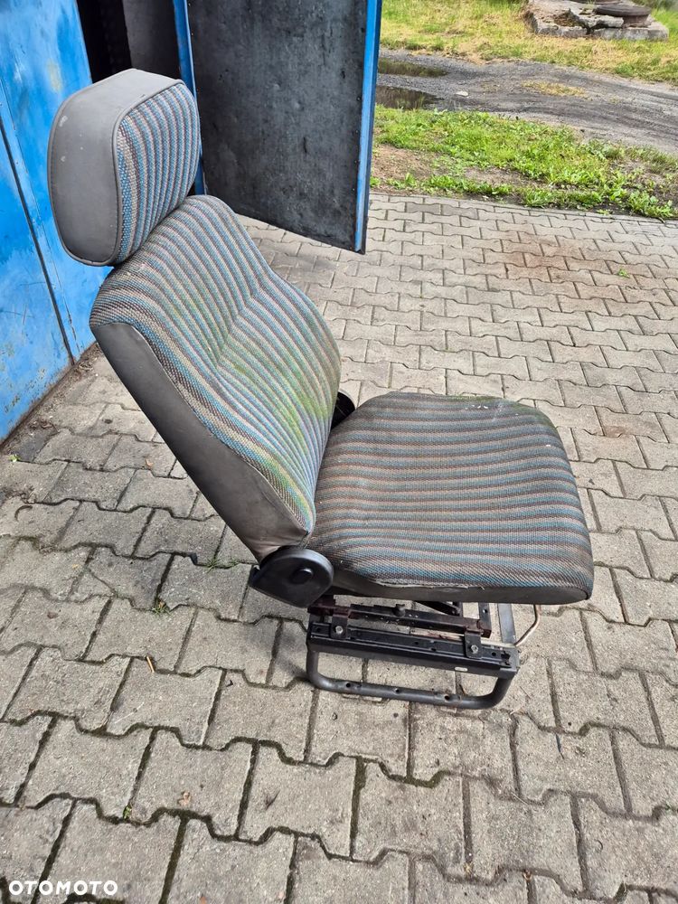 FOTEL KIEROWCY PNEUMATYCZNY BUJANY CIĄGNIK IVECO DAILY  89-99r. - 3