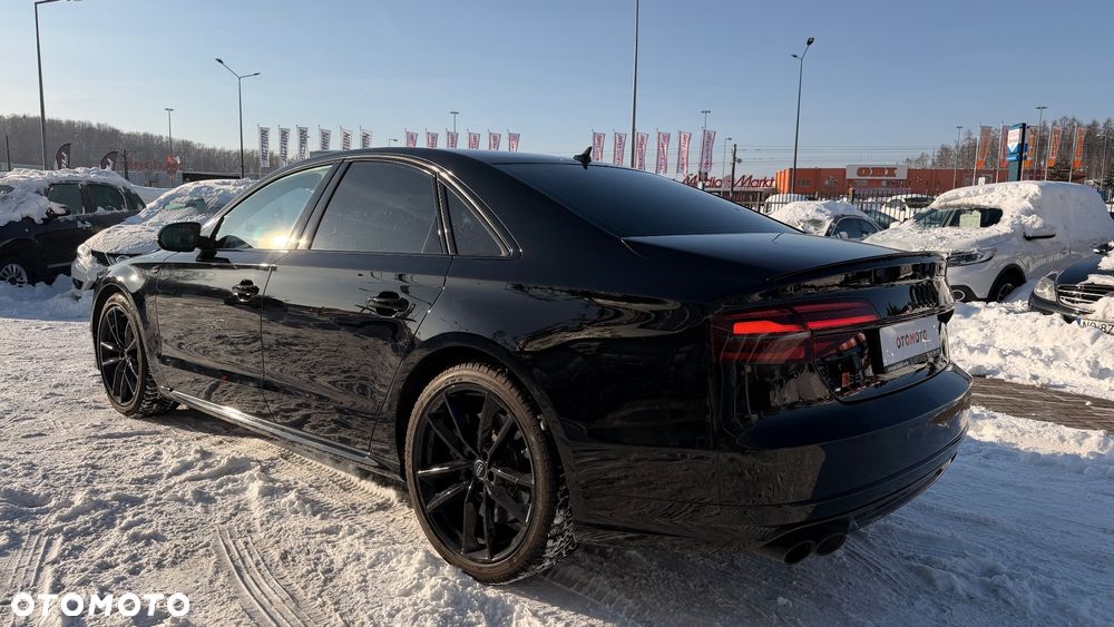Audi S8 Plus - 5
