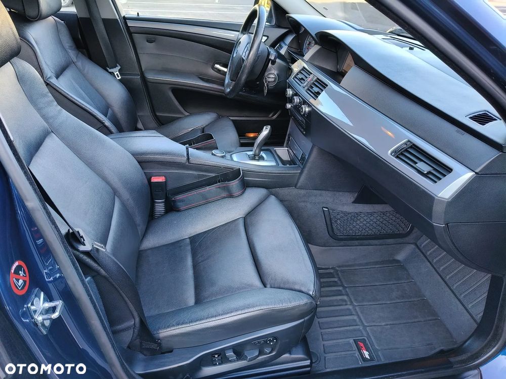 BMW Seria 5 525d - 8