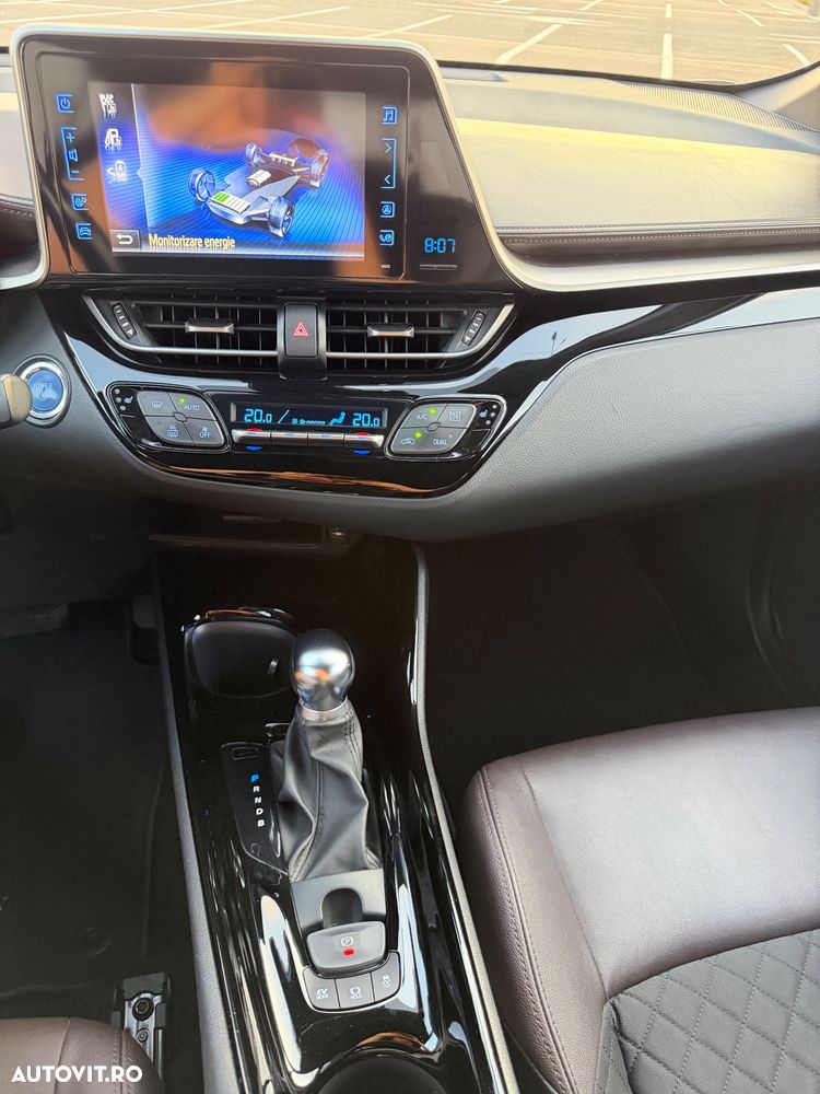 Toyota C-HR Lounge - 10