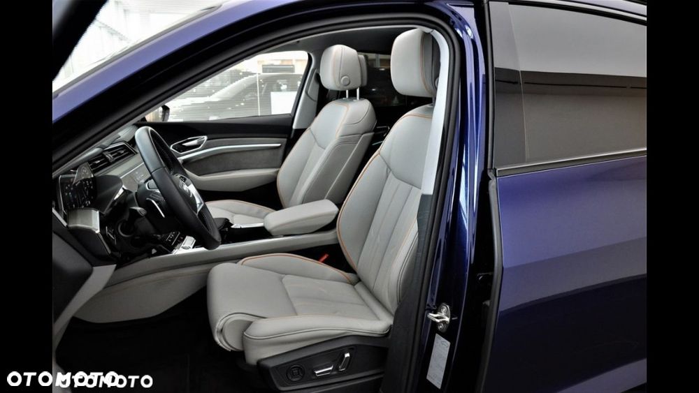 Audi Q8 Sportback e-tron 55 quattro S line - 38