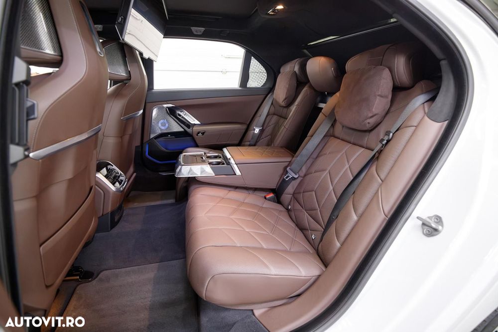 BMW Seria 7 740d xDrive MHEV - 15