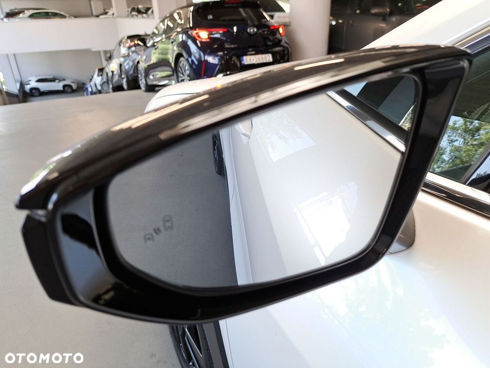 Lexus UX - 35