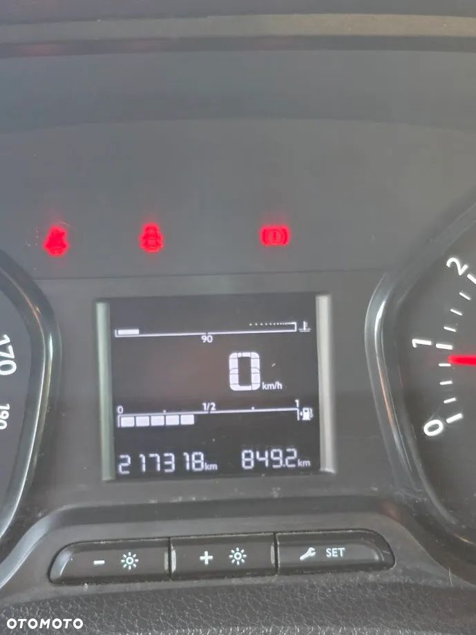 Peugeot Traveller - 11