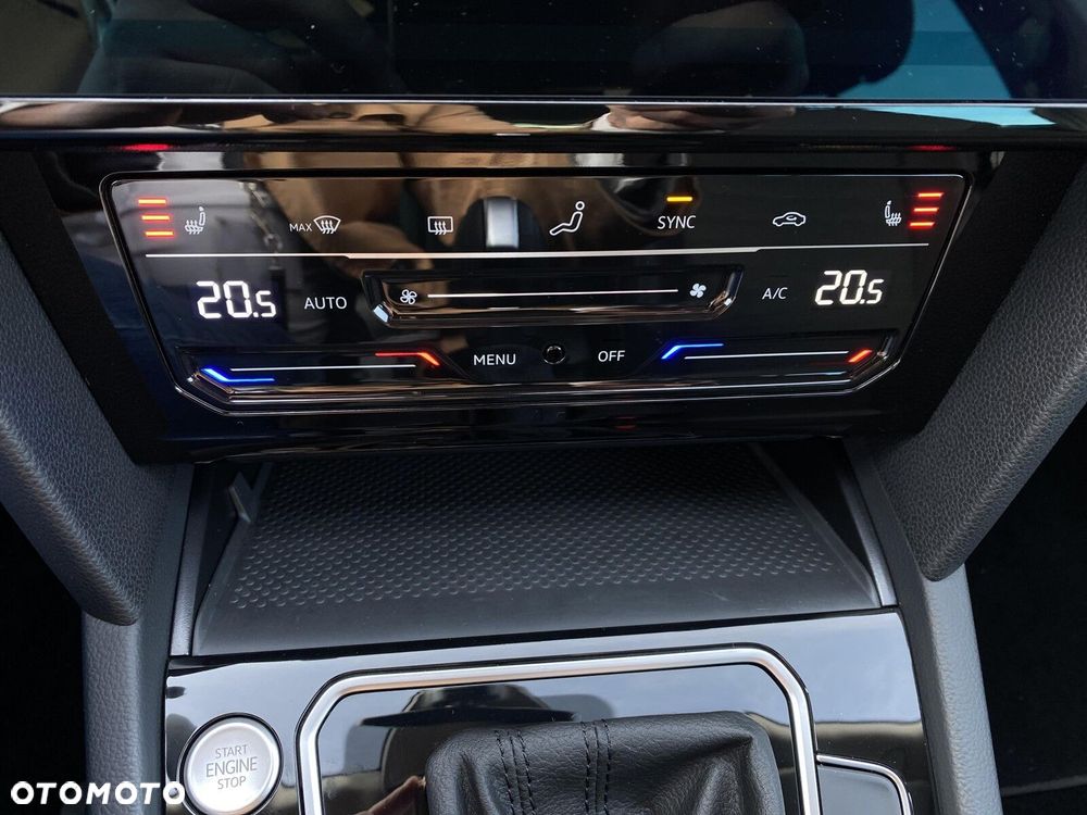 Volkswagen Passat 1.5 TSI EVO Elegance DSG - 18