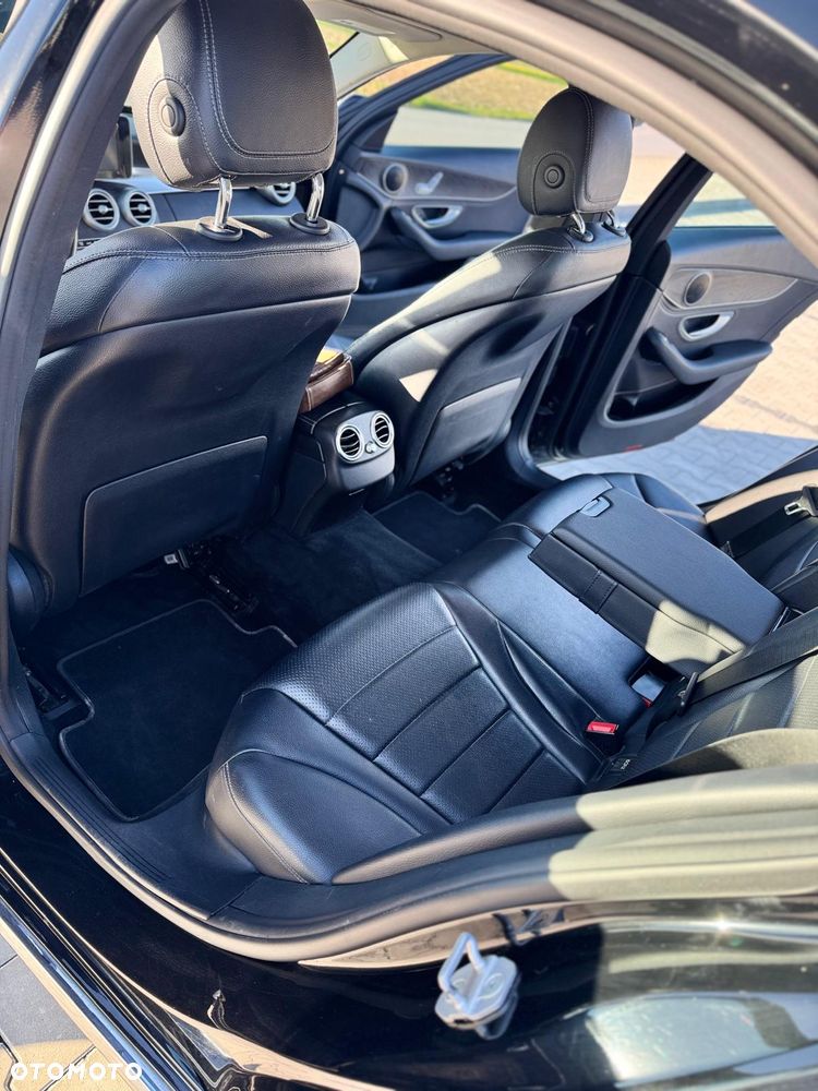 Mercedes-Benz Klasa C 300 7G-TRONIC AMG Line - 17