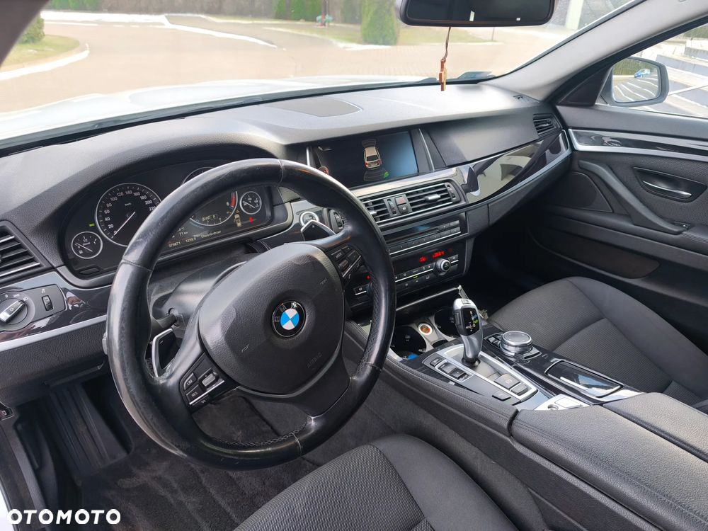 BMW Seria 5 520d - 26