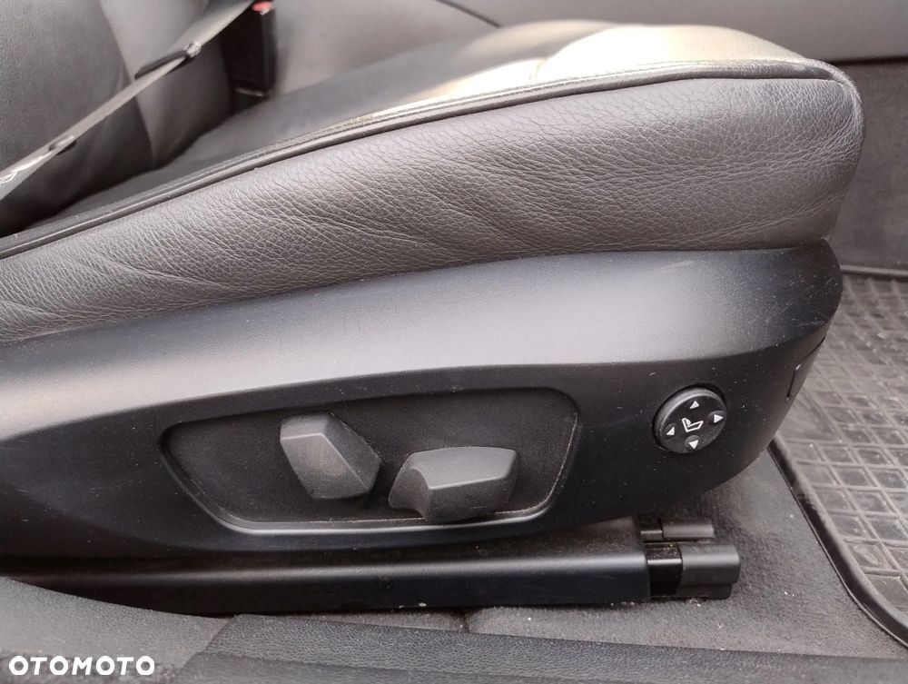 BMW Seria 3 325xi - 12