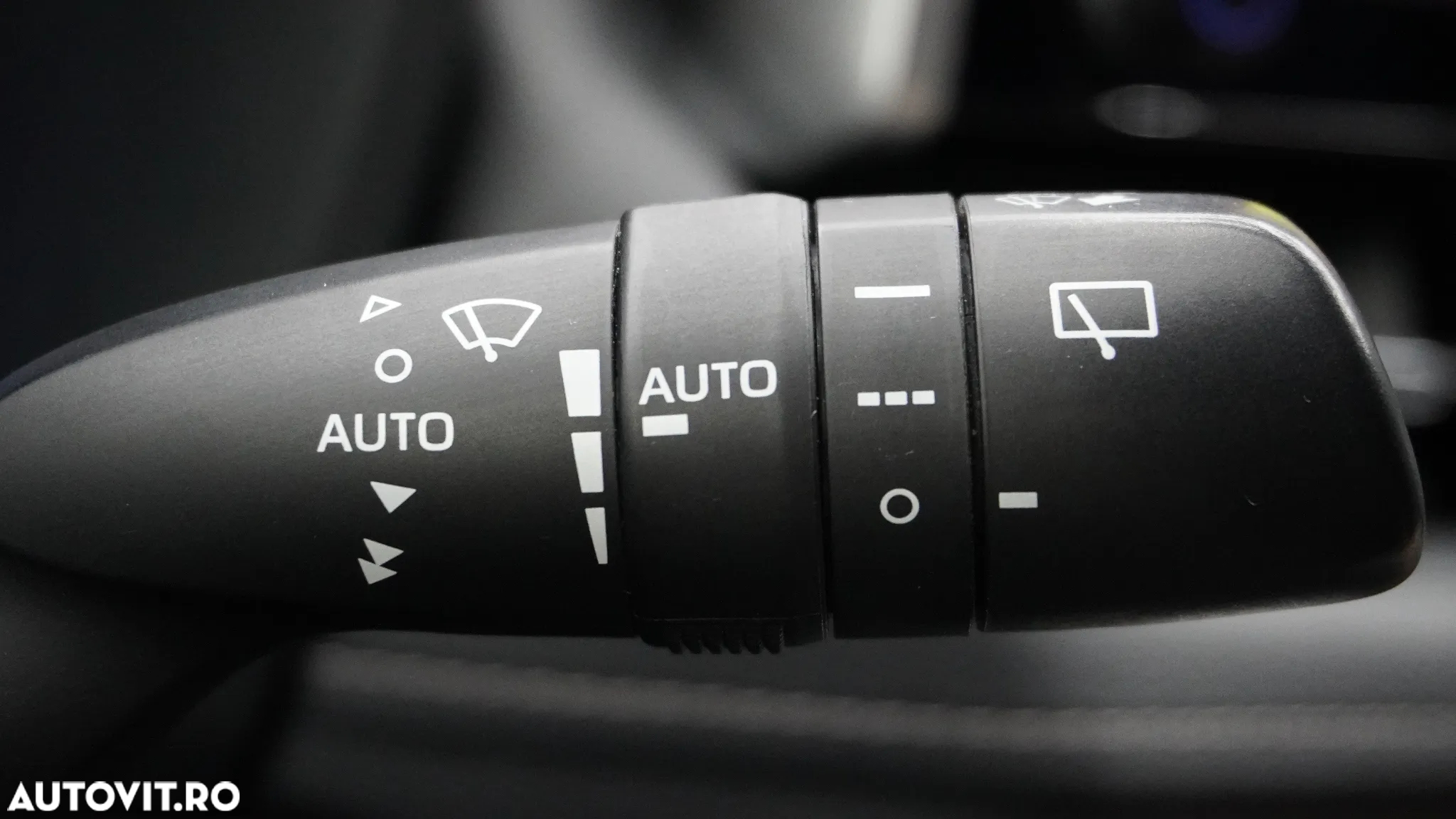 Toyota RAV4 2.5 4x4 Hybrid Lounge - 30