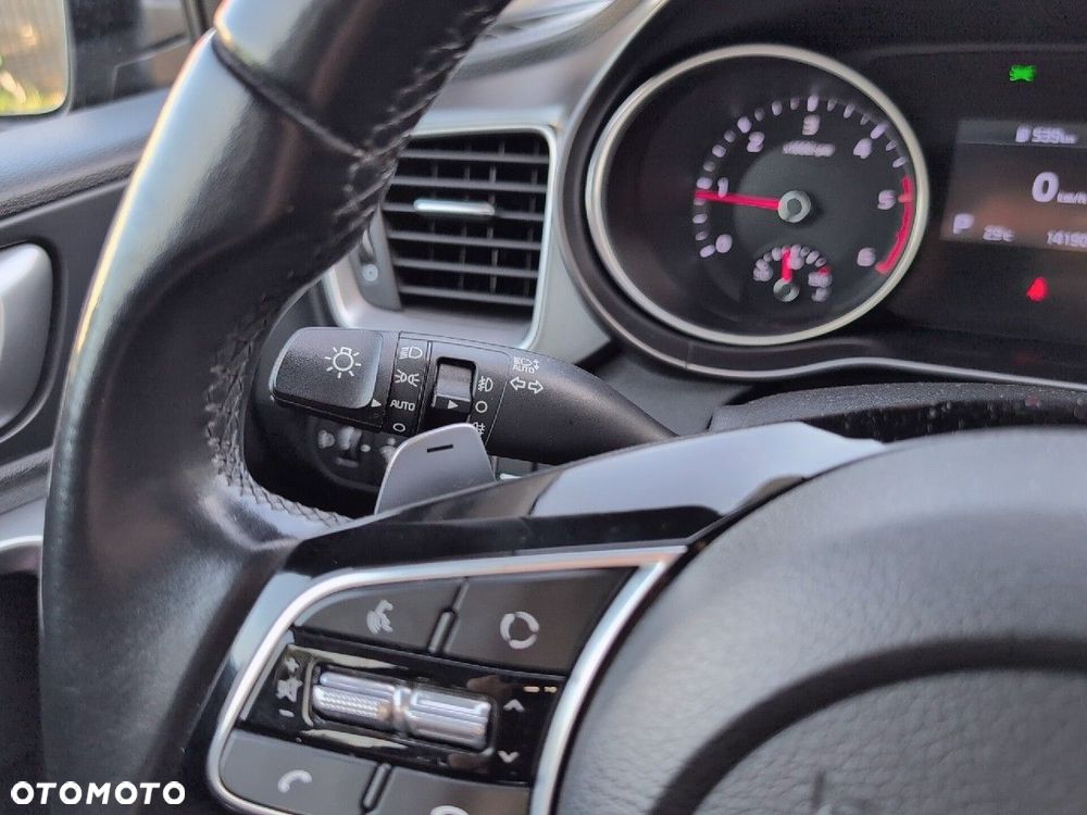 Kia Ceed 1.6 CRDi SCR M DCT - 17