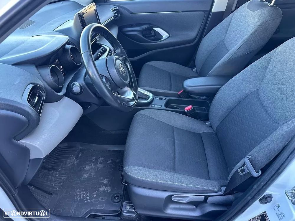 Toyota Yaris Cross 1.5 HDF Comfort Plus - 14