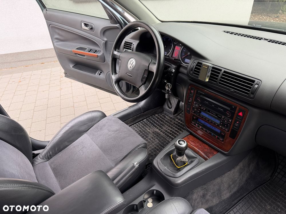 Volkswagen Passat 1.9 TDI 4Motion Highline - 15