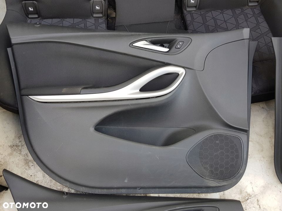 tapicerka drzwi Opel Astra K HB - 5