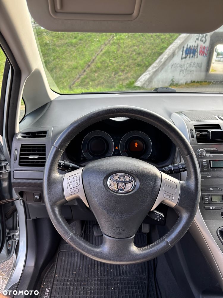 Toyota Auris 2.0 D-4D - 19
