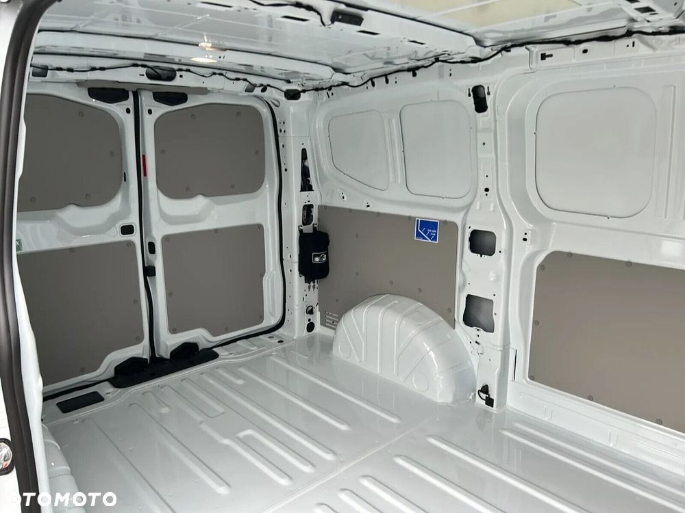 Volkswagen Transporter Furgon 2.0 TDI 150 KM manual - 11