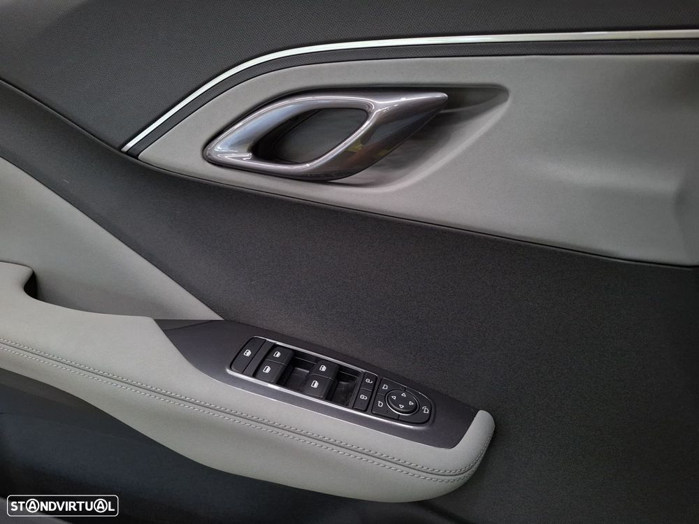 BYD Dolphin Surf 43.2 kWh Comfort - 23