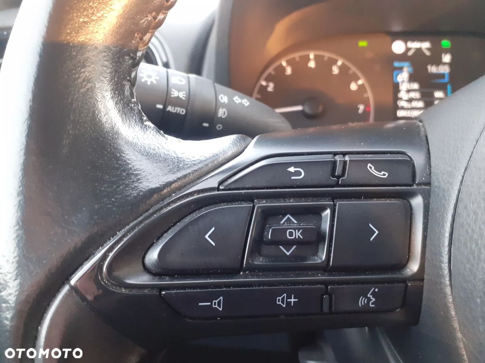 Toyota Yaris - 12