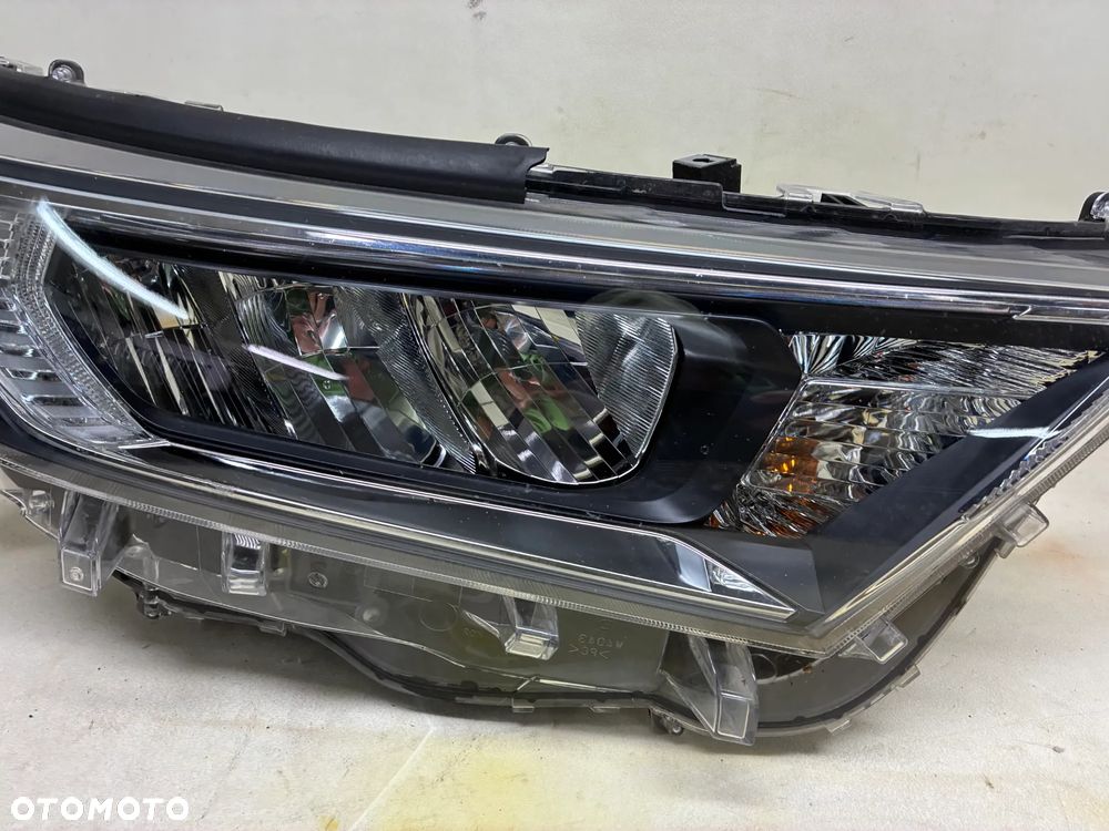 Reflektor | Lampa przednia / przód Toyota RAV4 | RAV 4 V - lewa strona | oryginalna - 89908-42020 - 2