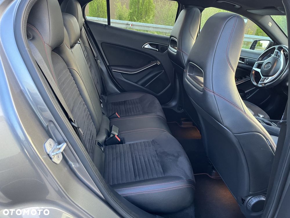 Mercedes-Benz GLA 200 (CDI) d 4Matic 7G-DCT AMG Line - 17