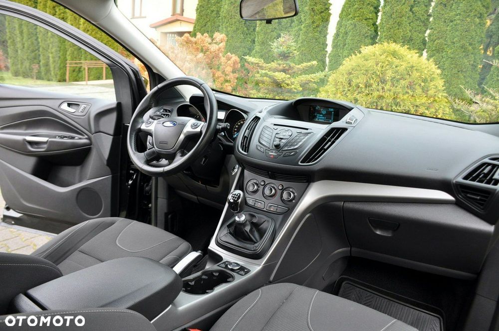 Ford Kuga - 24
