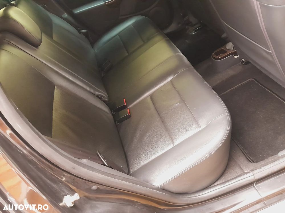 Dacia Duster 1.5 dCi 4x4 Prestige - 7