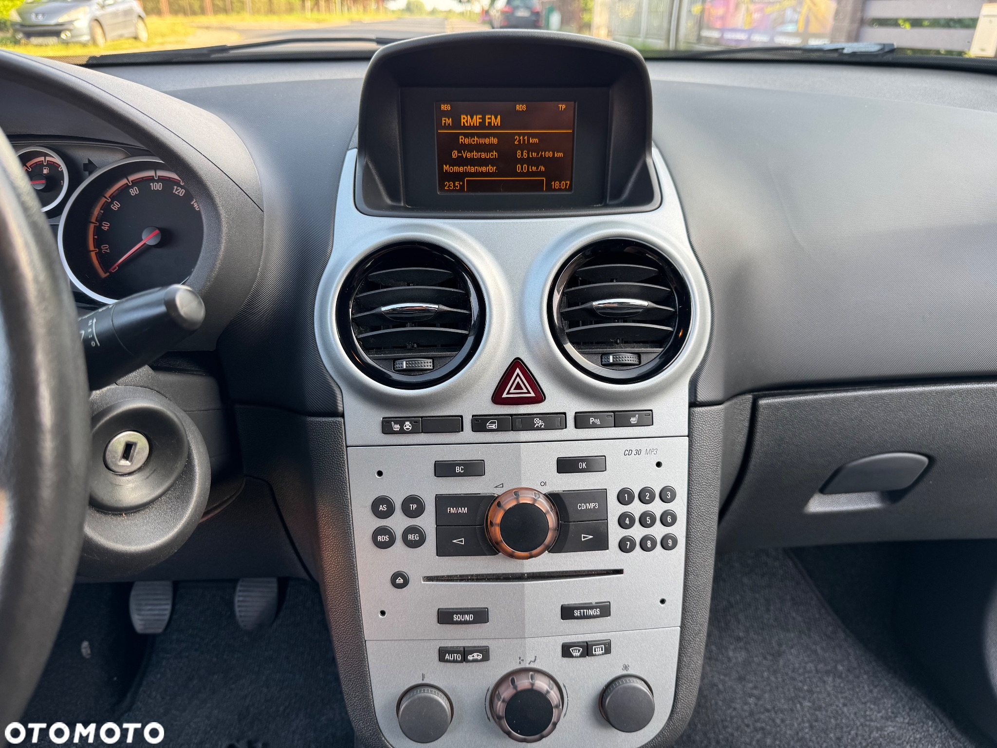 Opel Corsa 1.4 16V 150 Jahre - 8