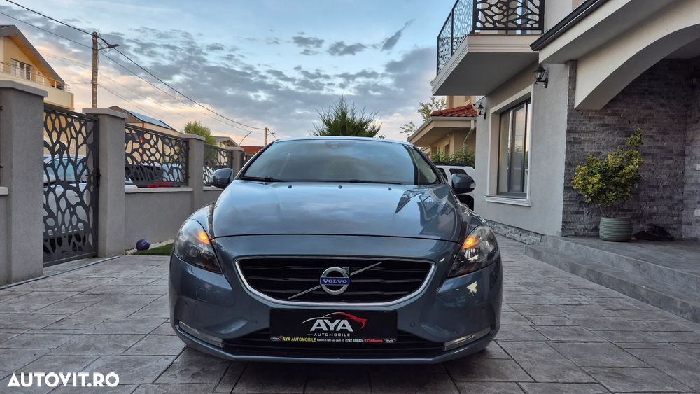 Volvo V40 D2 R Design - 9