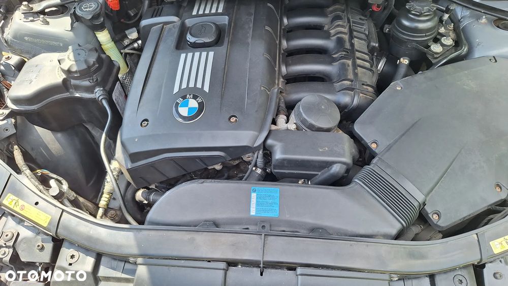 BMW Seria 3 325i - 16