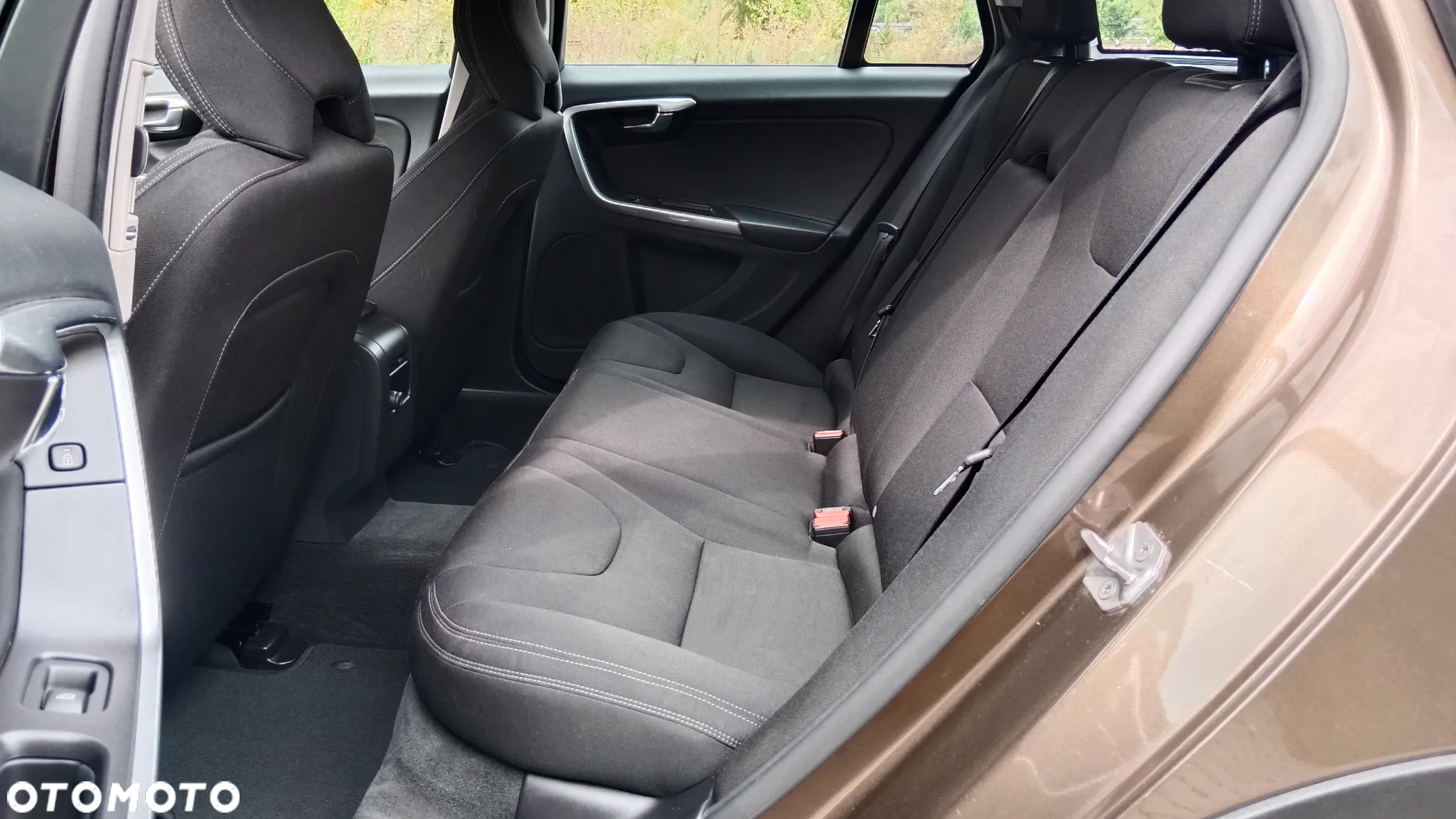 Volvo V60 Cross Country - 11