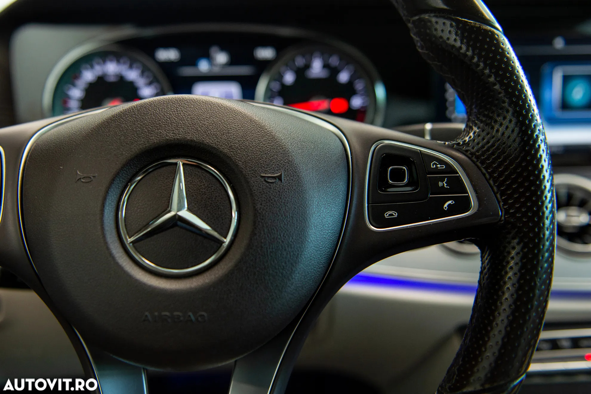 Mercedes-Benz E 220 d Coupe 9G-TRONIC Avantgarde - 17